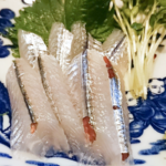 暖簾の先は日本海。井の頭線の「おさかなランド」